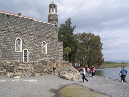 Tabgha 2, kostol primatu sv.Petra, skala prechadza do kostola